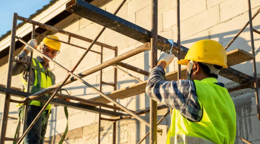 Professional gutter cleaning in Vandiver, AL